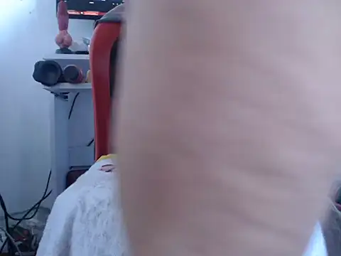 Liz_dark_secret's cam snapshot