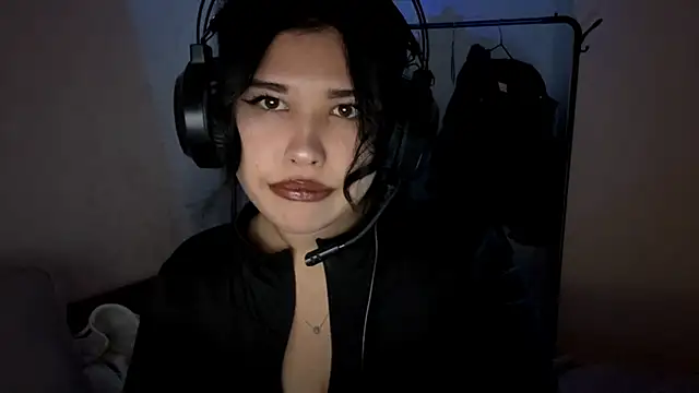 Lolamein's cam snapshot