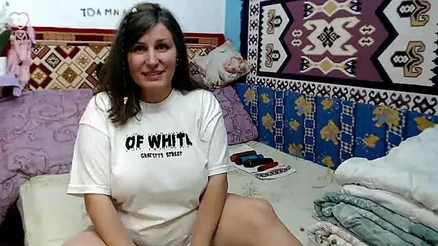 AdelineBlueEyes's cam snapshot