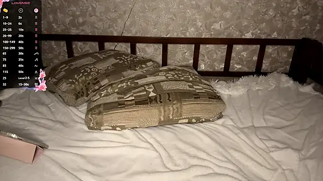 DreamyOlivia's cam snapshot