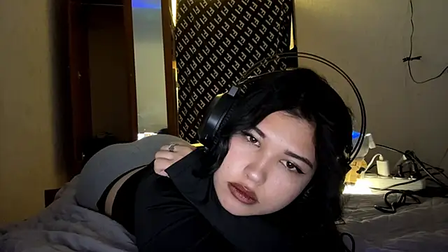 Lolamein's cam snapshot