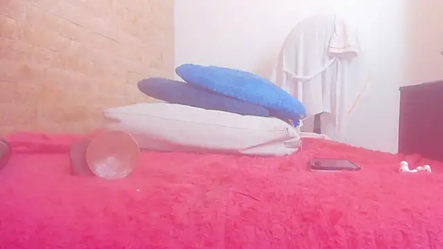 mia_roldan_'s cam snapshot