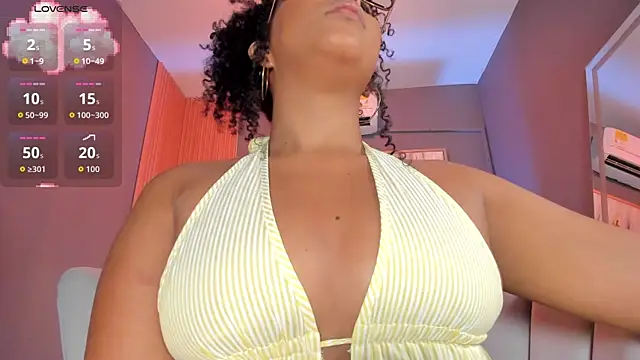 corinnah_'s cam snapshot