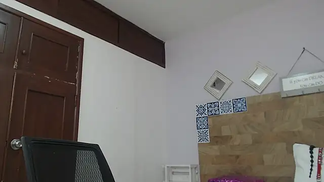 kylieBensoon's cam snapshot