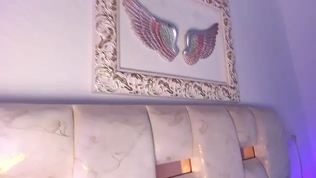 Lola_Blondie's cam snapshot