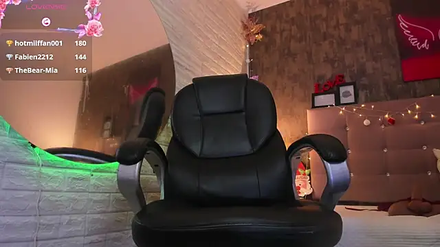 alice__tylor's cam snapshot