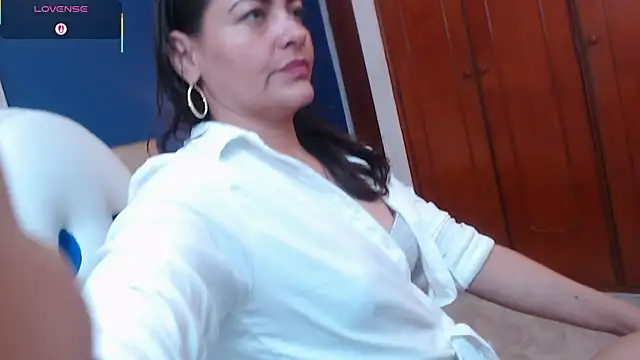 mature_victoriaa's cam snapshot