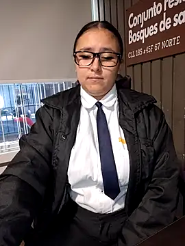 Cute_Penelope's cam snapshot