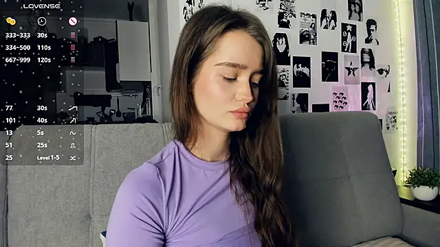 lovelyalivia's cam snapshot