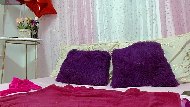 Carolinagarcia12345's cam snapshot