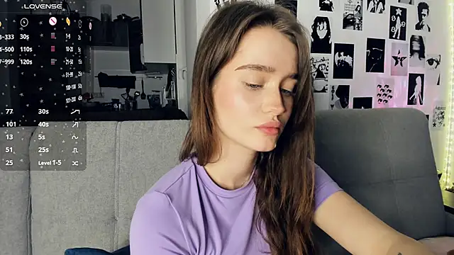 lovelyalivia's cam snapshot