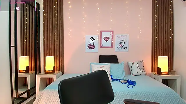 alina_martinelli's cam snapshot