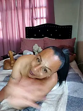 Juliethasrxi444's cam snapshot