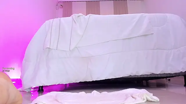 Leah_Grey's cam snapshot