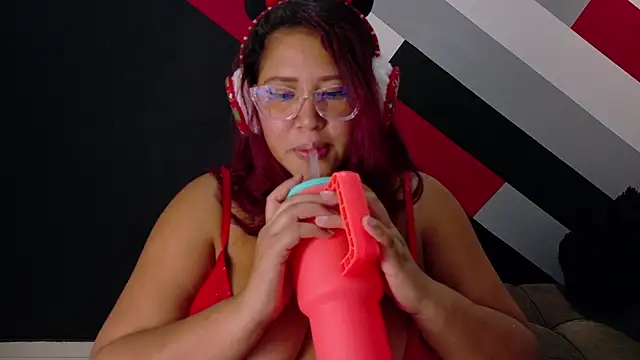 I_am_yours-'s cam snapshot