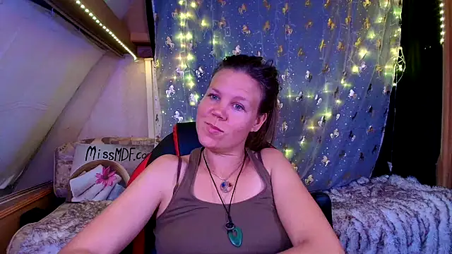 CallMeMaria's cam snapshot