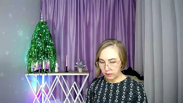 queen_a_n_i's cam snapshot