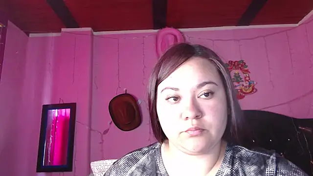 NikkiRous_'s cam snapshot