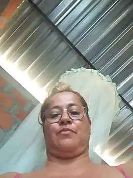 natally_ross21's cam snapshot