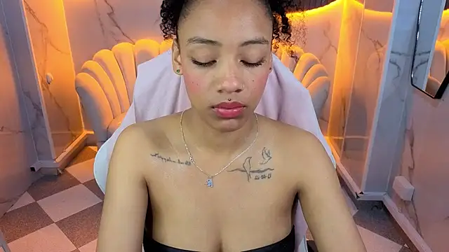 Violeth_b's cam snapshot