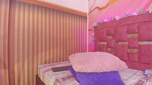 melody_paris's cam snapshot