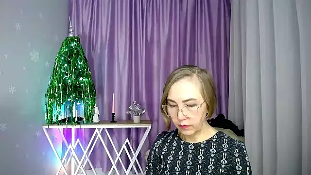 queen_a_n_i's cam snapshot