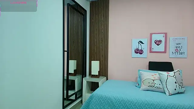 alina_martinelli's cam snapshot