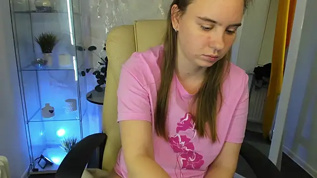 Lika_0ne's cam snapshot