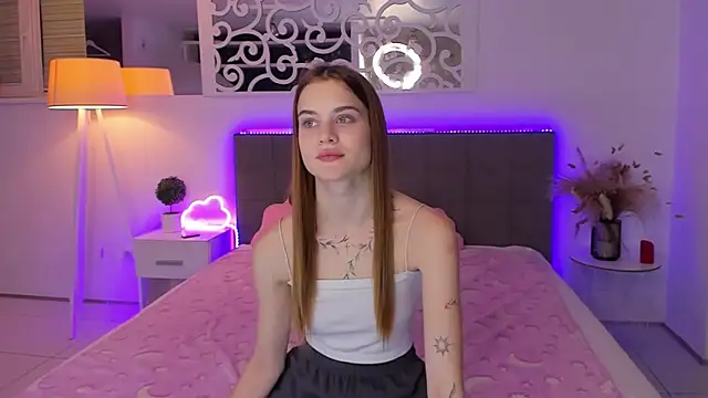 LuisaClover's cam snapshot