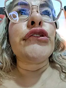 AlexxiaaMat's cam snapshot