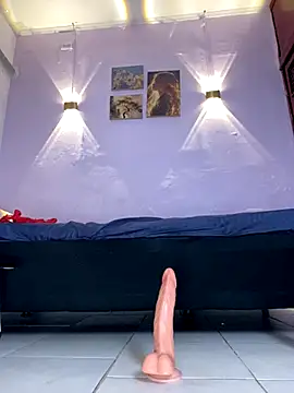 LunaGil1's cam snapshot