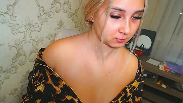 DolphinDreams's cam snapshot