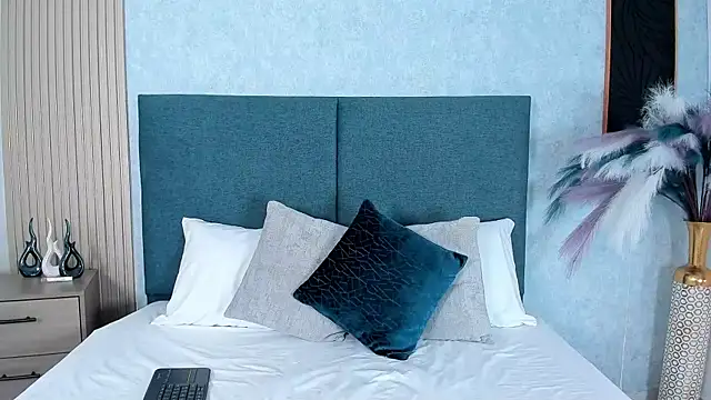 Laura_Ivy's cam snapshot