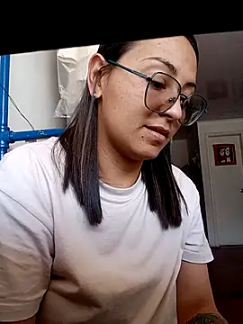 bri_ali's cam snapshot