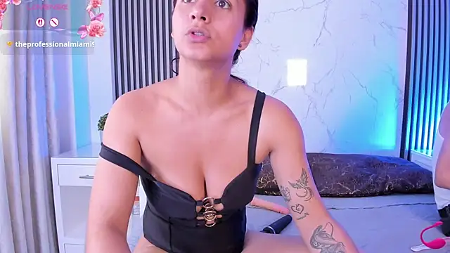 JackAndRosse_'s cam snapshot