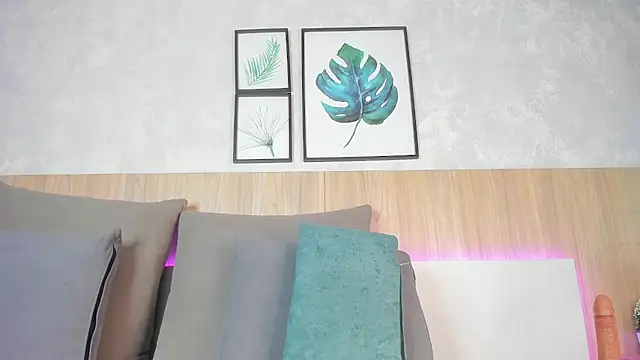 mia_gate's cam snapshot