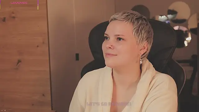 LikaBerry1's cam snapshot