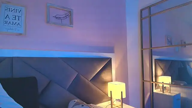 lilly_rohan's cam snapshot