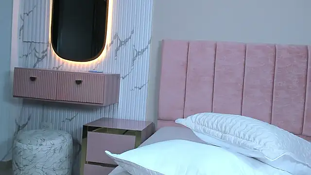 little_anniie's cam snapshot