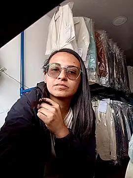 bri_ali's cam snapshot