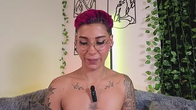 MiaMorgan_'s cam snapshot