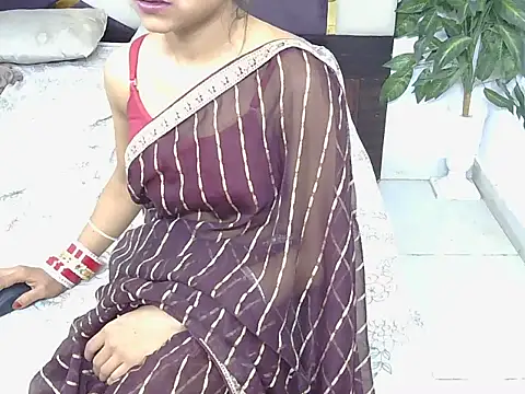 Lovelyy-couple's cam snapshot