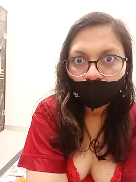 Mahira_sharma01's cam snapshot