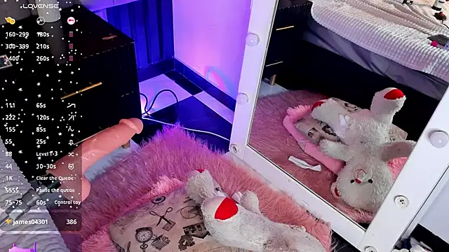 chelsea_bolton_'s cam snapshot