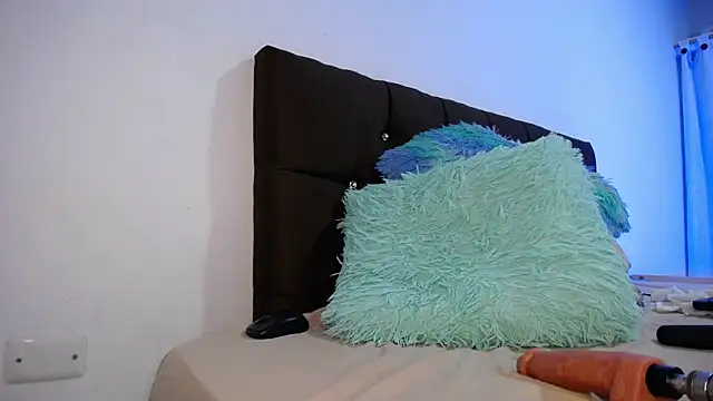 Sweet_hot_mia's cam snapshot