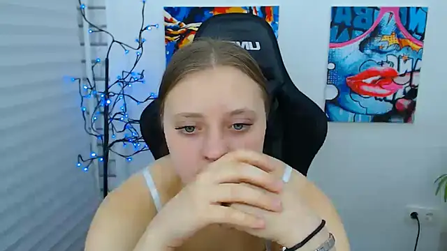 ArinaBelle's web cam