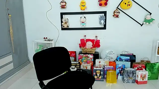 Gregorii_adams's cam snapshot