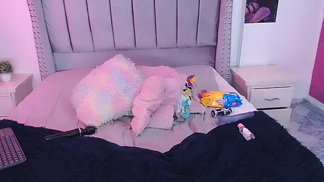 perla_hot_01's cam snapshot