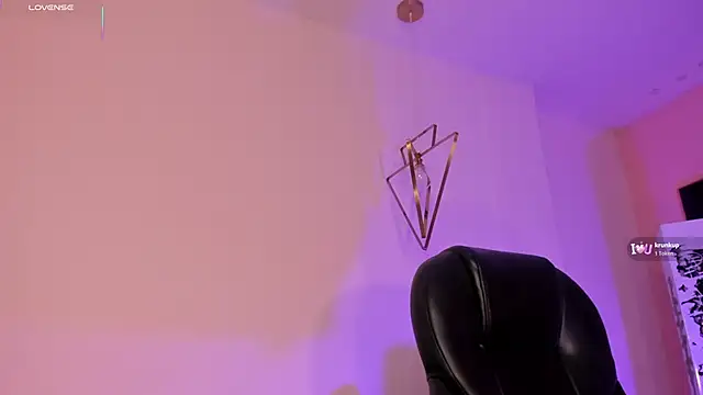 EveBensonX's cam snapshot