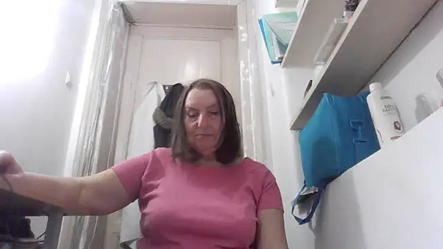 AnnaLive570's cam snapshot